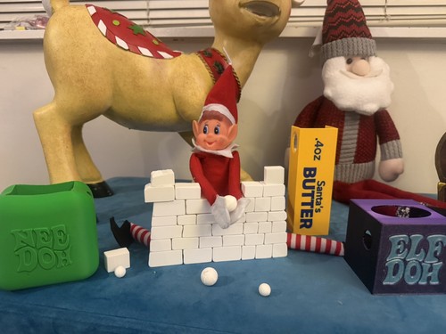 Santas little helper - santas,